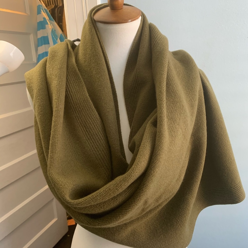 🎉 BRAND NEW 🎉 100% cashmere scarf